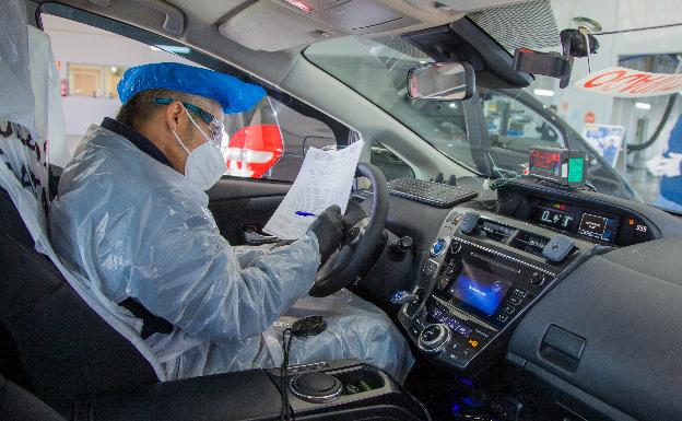 Dudas frecuentes al pasar la ITV de un coche eléctrico, híbrido o de gas