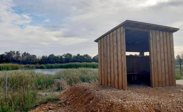 Santa María del Páramo instalará un observatorio de aves en el municipio para dar valor a la laguna de Feldo