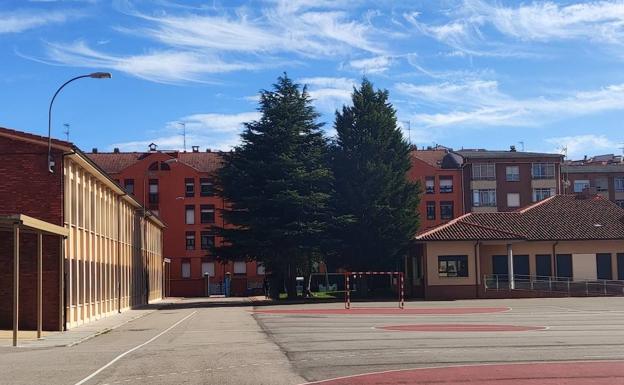 El Ayuntamiento de La Robla acomete obras de infraestructura y seguridad en el colegio