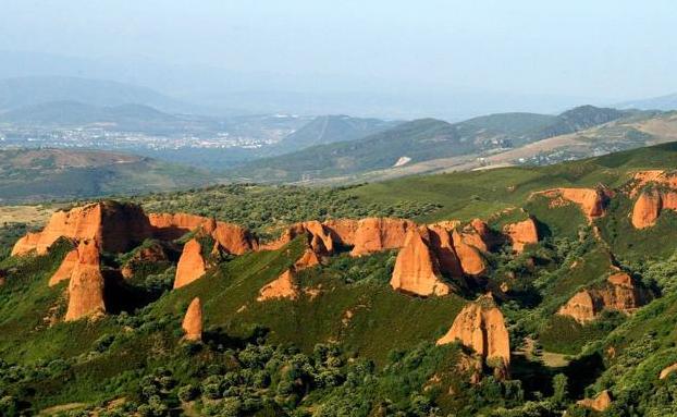 La Junta concede 83.000 euros para el espacio cultural de Las Médulas y 100.000 al castillo de Ponferrada
