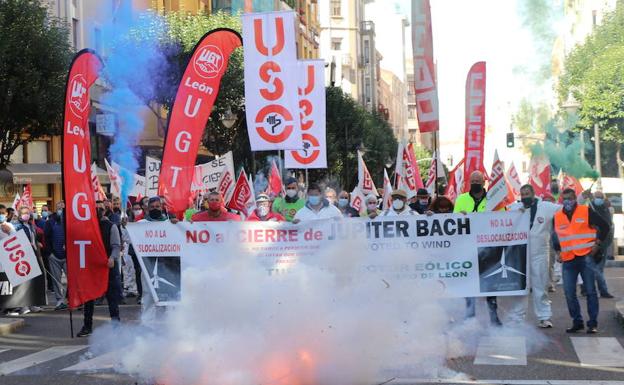 Los trabajadores de Jupiter Bach vuelven a la calle y prometen seguir «dando guerra» por sus empleos