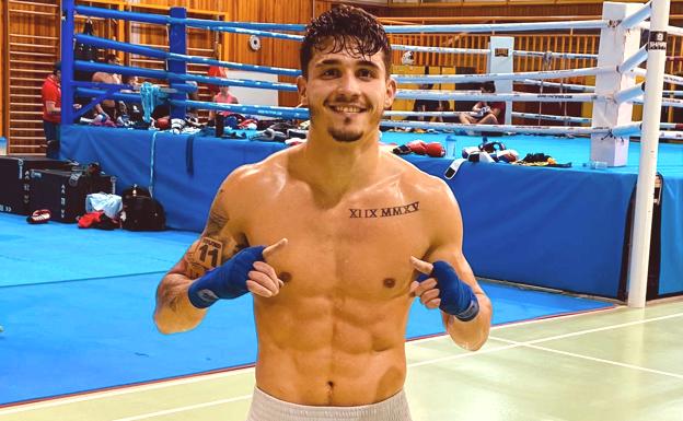 Antonio Barrul cae con honores en su debut en el Mundial de boxeo de Belgrado