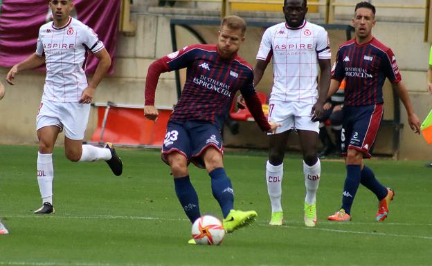 La plantilla del Extremadura no aguanta más y se va a la huelga