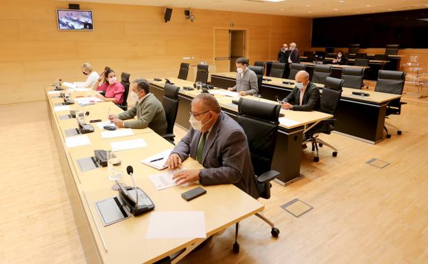 La Comisión de investigación sobre las residencias iniciará su calendario de comparecencias a partir de enero