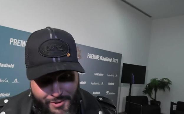 Kiko Rivera recibe su primer Premio de manos de Radiolé