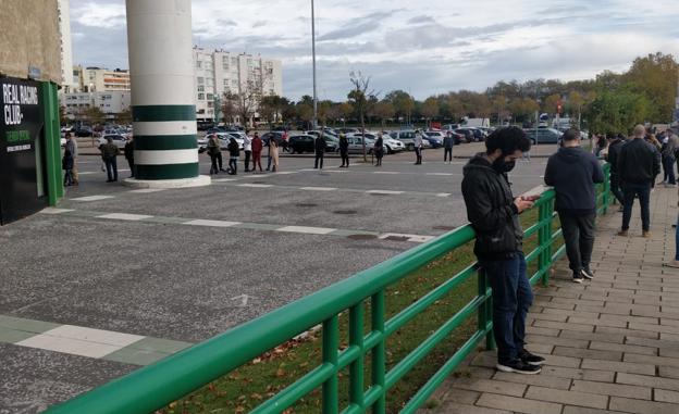 La afición del Racing retira ya 715 entradas y el club pide más a la Cultural