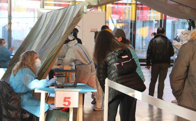 La incidencia de covid a 14 días baja en León hasta los 35 casos y a siete días está en 'nueva normalidad'