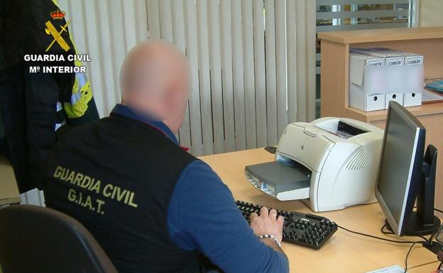 La Guardia Civil investiga a una persona por conducción temeraria que carecía de permiso de conducir