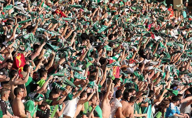 La afición del Racing agota las 900 entradas y la Cultural envía 251 más