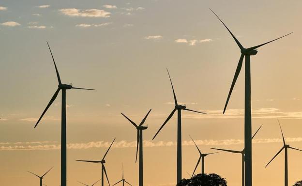 CEOE Castilla y León y FELE organizan una jornada informativa sobre los incentivos a instalaciones de energías renovables