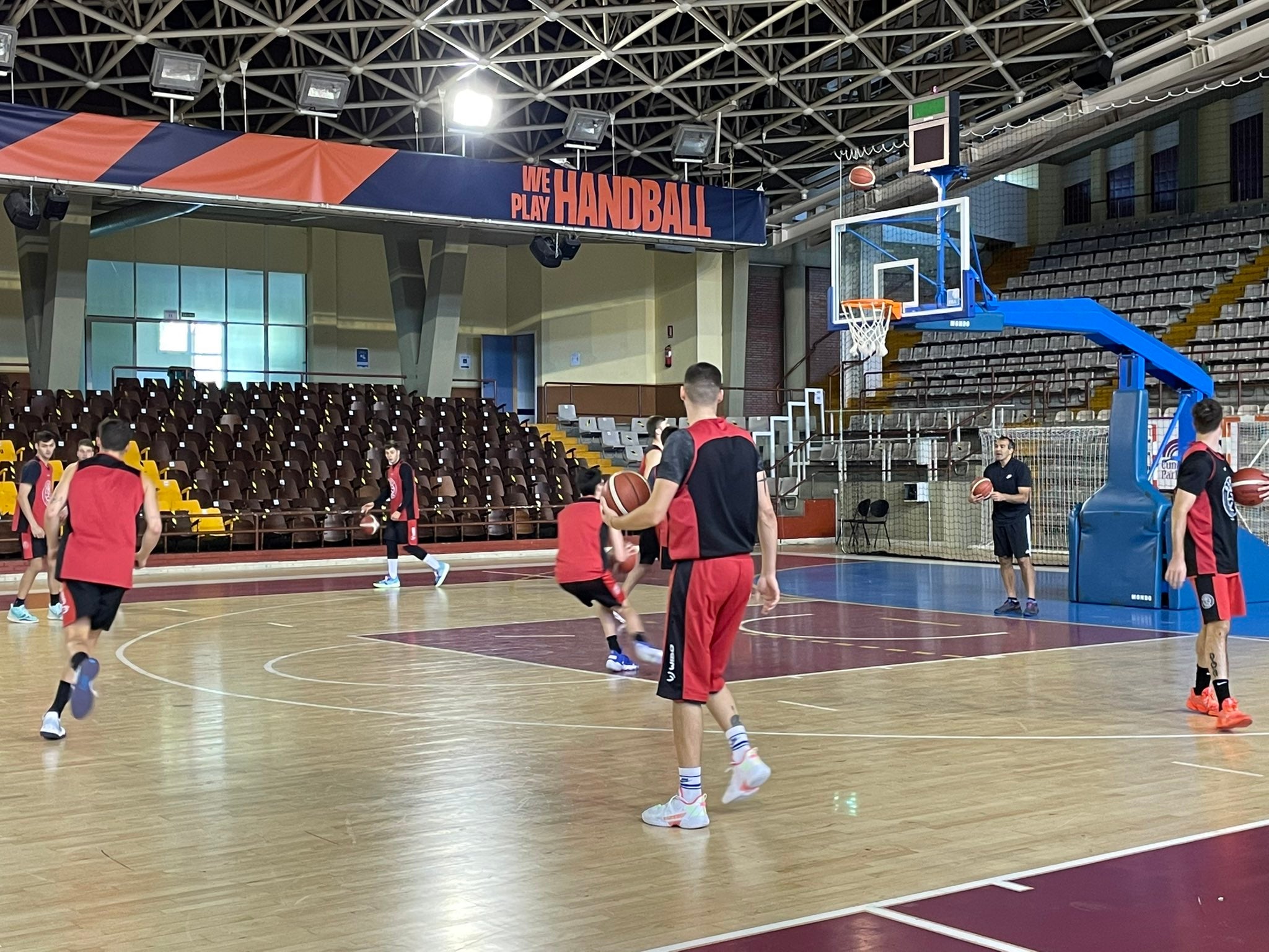 Basket León visita Silleda con el esperado debut de Fede Copes