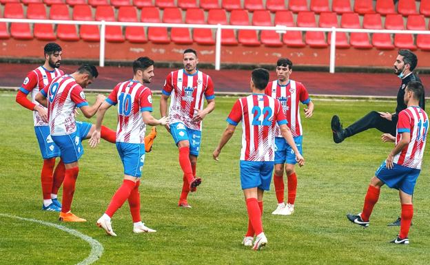 El Atlético Bembibre se lanza a la caza de los playoff