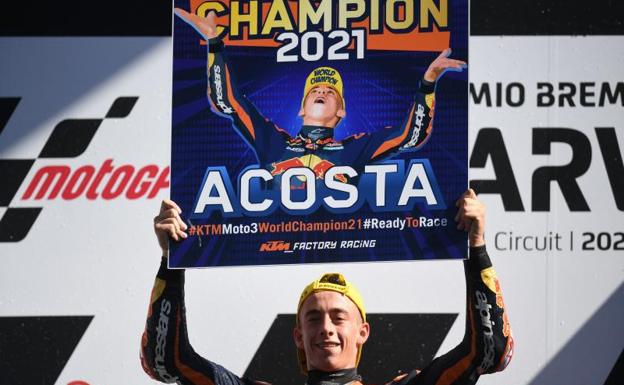 Acosta cierra el Mundial de Moto3 a lo Acosta