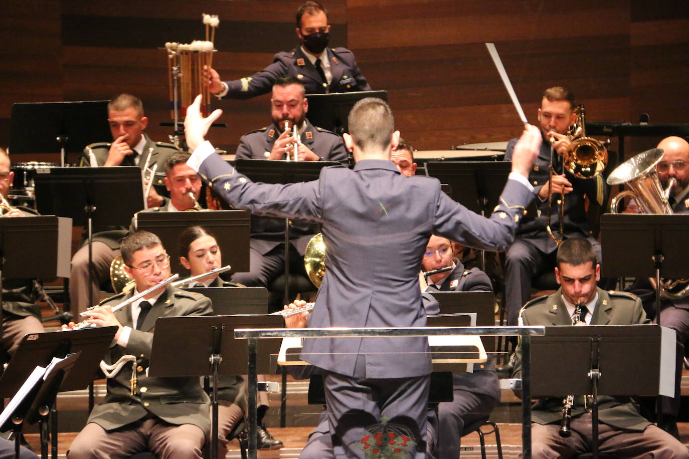 Santa Cecilia suena desde el aire