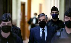 La justicia estudia el recurso del ex primer ministro Fillon condenado a cinco años