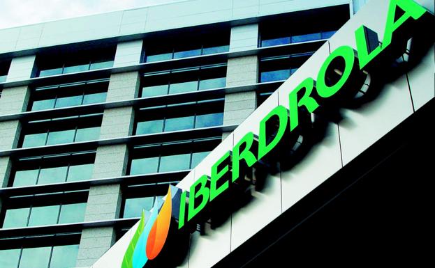 La Audiencia confirma la investigación a Iberdrola Renovables por contratar con Villarejo