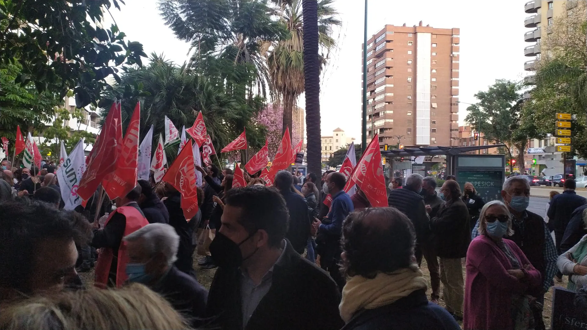 Trabajadores de Unicaja en Málaga, contra los despidos