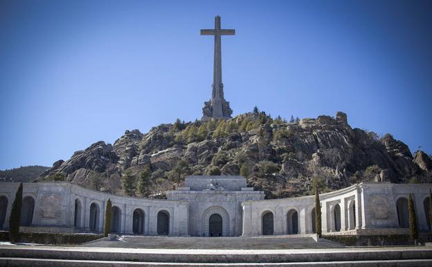 Una juez paraliza las exhumaciones en el Valle de los Caídos