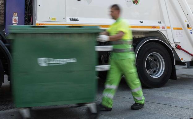 La plantilla de limpieza viaria, recogida e interiores de San Andrés irá a la huelga si no se mejora material y personal