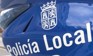 La Policía Local de León sanciona a tres jóvenes por consumo de alcohol en la vía pública en plena mañana