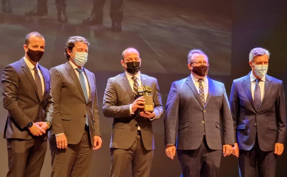 La Fele distingue a la 'familia' de Tecoi, aplaude su compromiso y reclama futuro para León