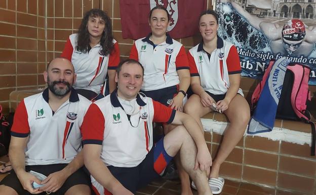 Dos bronces para el equipo máster del CN León en Mieres