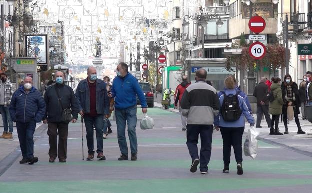 Un consenso municipal rebaja de tres a uno los 'bares a pie de calle' en el Ordoño II peatonal