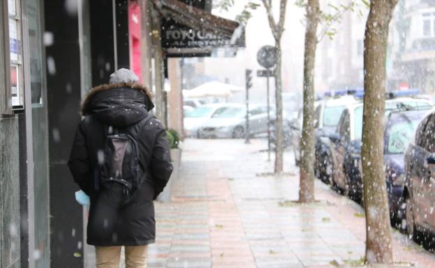 El Ayuntamiento de León activa el Plan de Nevadas ante las precipitaciones en la ciudad