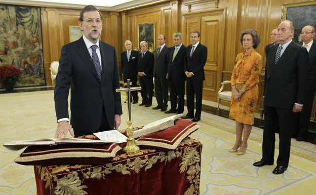 Rajoy jura su cargo en 2011.