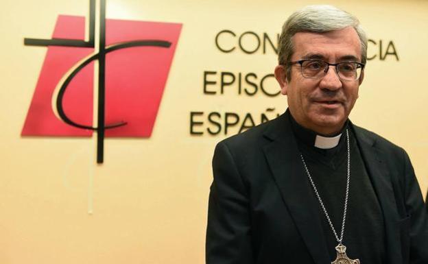 Monseñor Argüello imparte en León la conferencia 'La Iglesia que camina en España: los trabajos y los días'