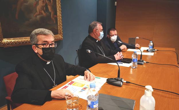 La Iglesia rechaza «actos políticos en las misas», tras la presencia de Casado en un recuerdo a Franco