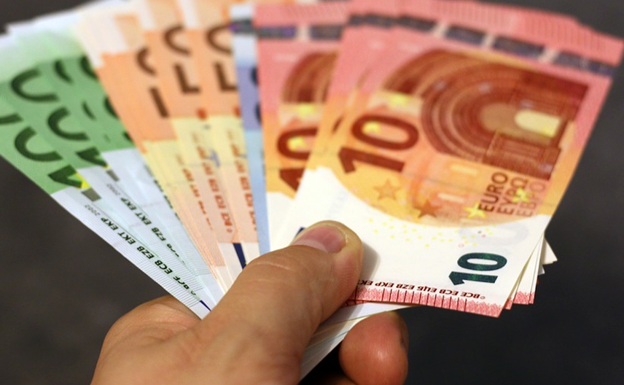 Los trabajadores leoneses reciben un salario medio bruto mensual de 1.950,49 euros