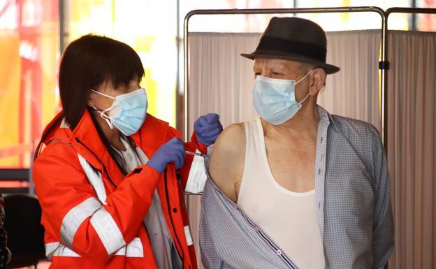 El 90% de los pacientes Covid en León están vacunados y a críticos llegan los «muy mayores»