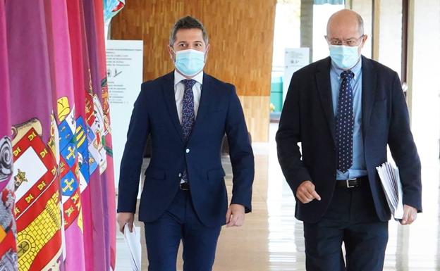 Igea pide a los padres «que confíen en la ciencia» porque la vacunación a menores «evitará la transmisión del virus»