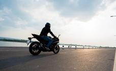 Cómo actuar con la moto si sopla el viento en carretera