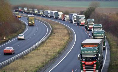 Los transportistas amenazan con paros indefinidos tras rechazar la propuesta del Gobierno