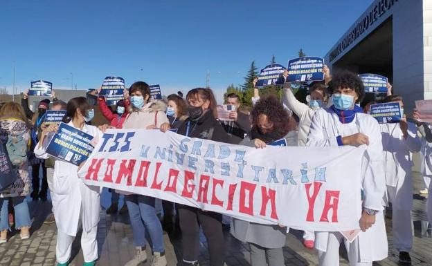 Los técnicos superiores sanitarios piden en León la homologación de sus títulos