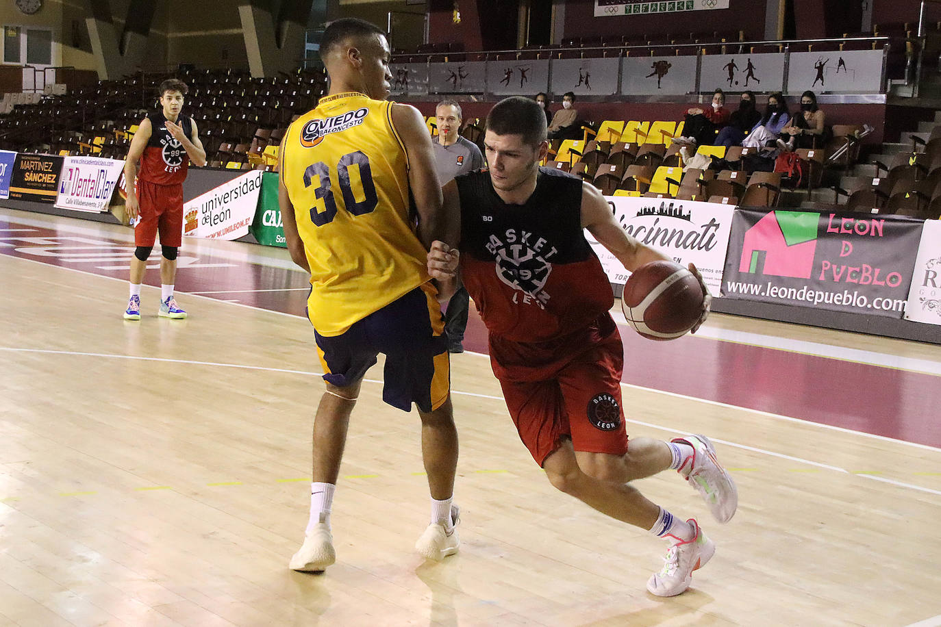 Las mejores imágenes del Basket León - Unicaja Oviedo