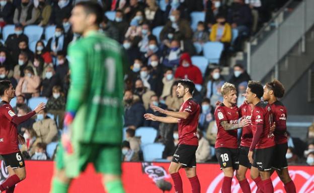 El Valencia remonta en Balaídos y mira hacia puestos europeos