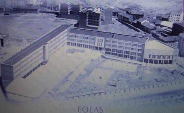 El IES Padre Isla presenta un libro para conmemorar su 175 aniversario