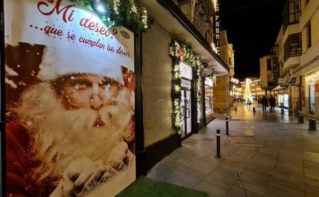 El resplandor de las 'luces de Ferrero' continúa estas Navidades en Astorga