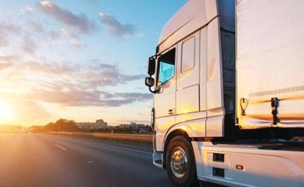 El Gobierno vuelve a reunirse con la patronal de los transportistas para evitar el paro de antes de Navidades