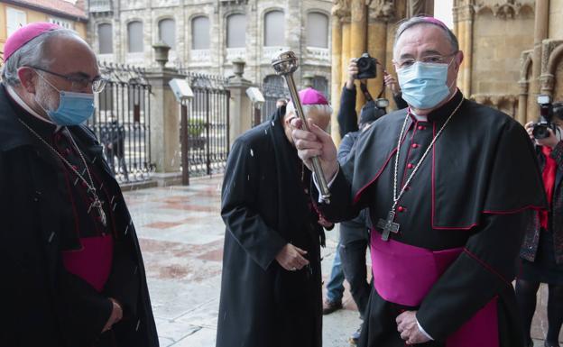 El papa recibe este jueves al obispo de León y a otros 23 en una audiencia en Roma