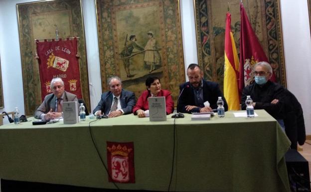 La Casa de León en Madrid presenta 'Palabras hilvanadas. El lenguaje del menosprecio' de la leonesa Margarita Álvarez