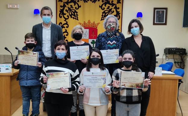 La Robla entrega los premios de los concursos de postales y adornos navideños