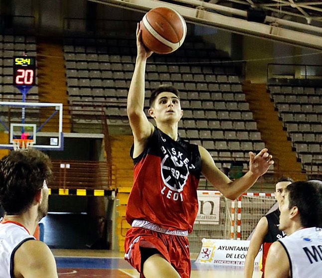 Basket León se reencuentra con el triunfo en Marín