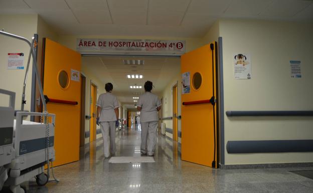 El Hospital San Juan de Dios vuelve a limitar las visitas a los pacientes debido al incremento de casos de la covid