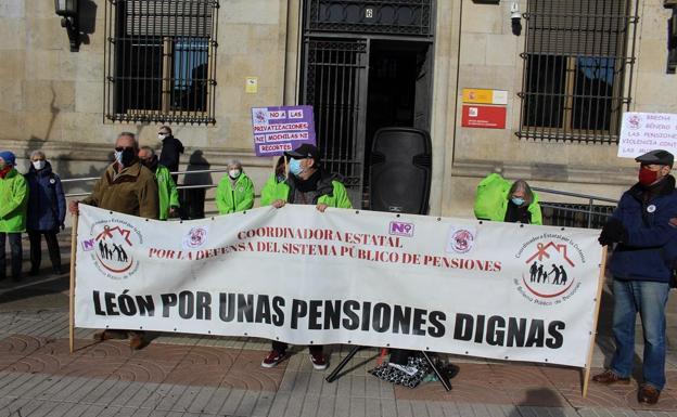 Los pensionistas leoneses salen a la calle para defender el sistema público