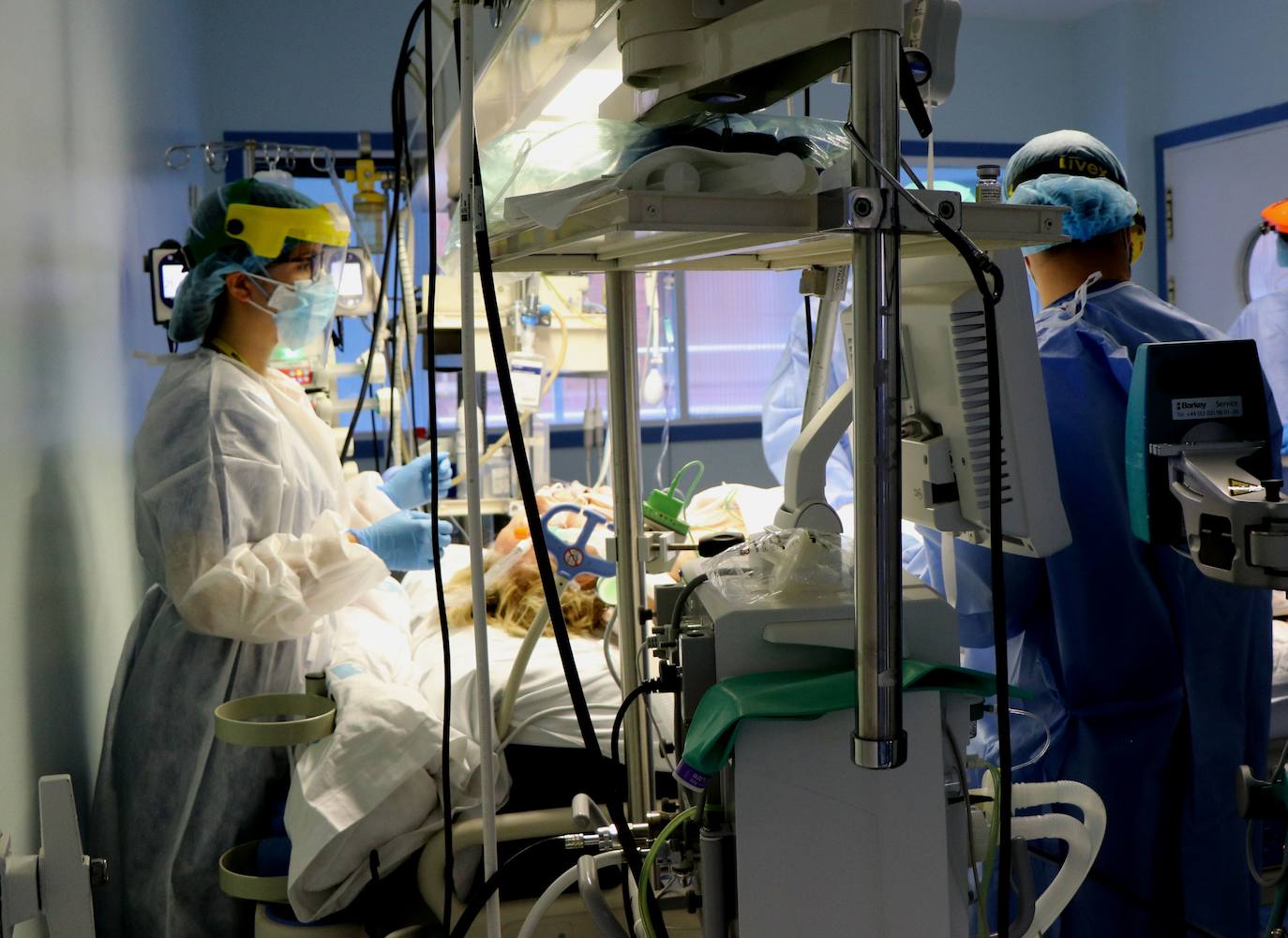 Un centenar de personas permanecen ingresadas en los Hospitales de León por Covid