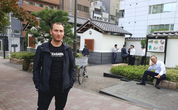 La biblioteca Padre Isla acoge la presentación de 'Las luces de Oita' del astorgano Luis Ferrero Litrán